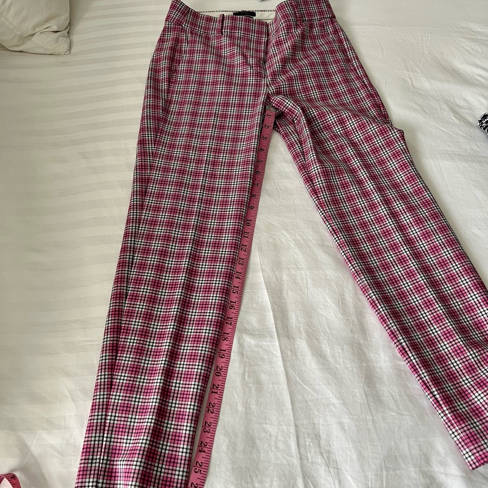 J. Crew women’s cropped Cameron pant. Pink and black plaid. Size 4